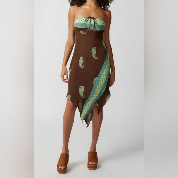 Urban Outfitters Dresses & Skirts - Urban Outfitters NWT Ecote Strapless Midi Dress Size Xl.